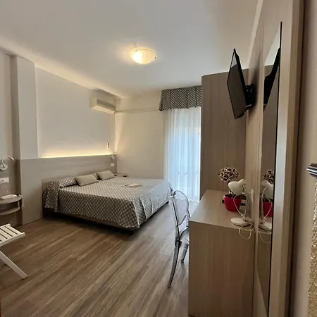 Le Star Hotel 2*